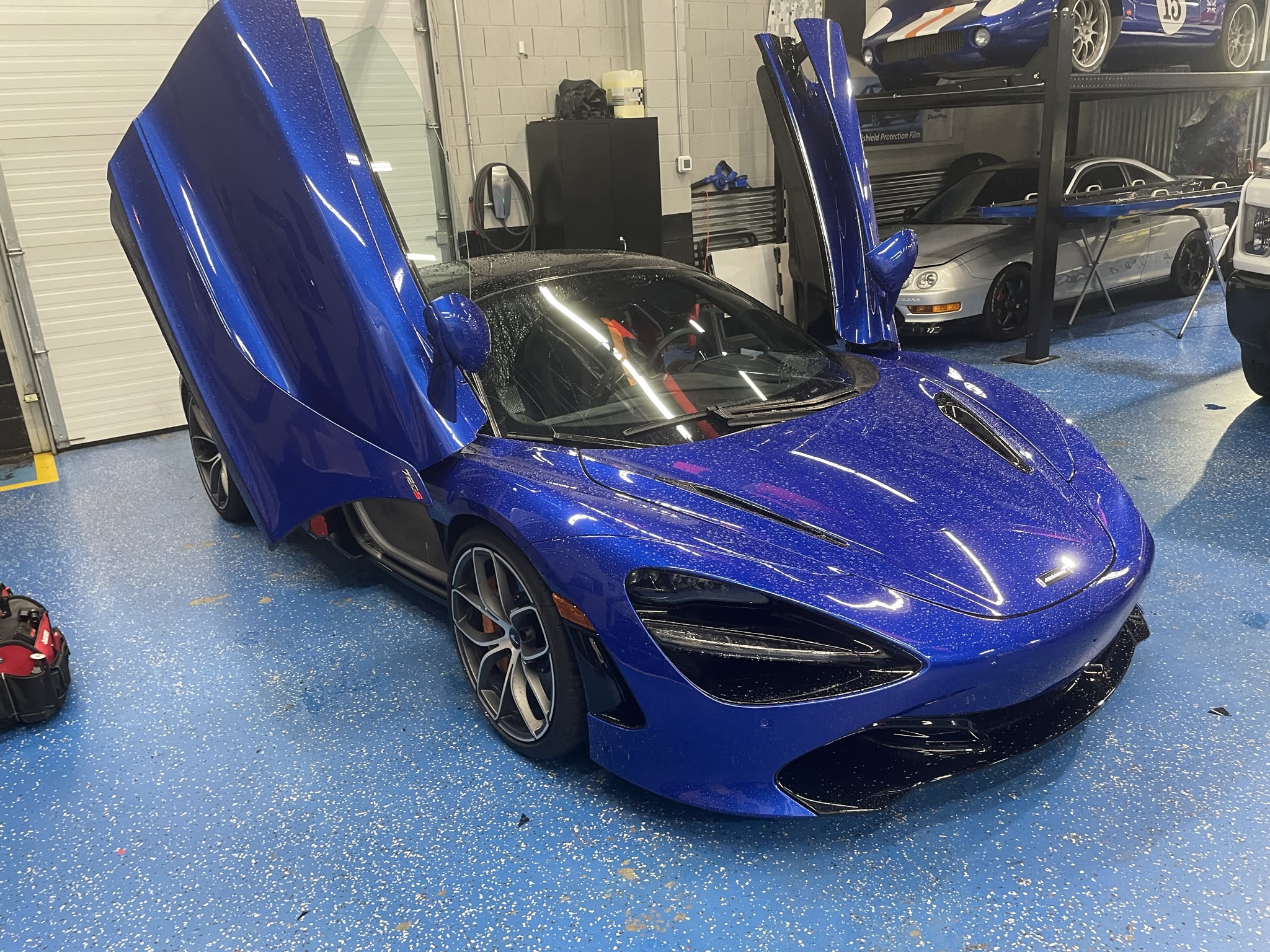 McLaren 720S windshield work