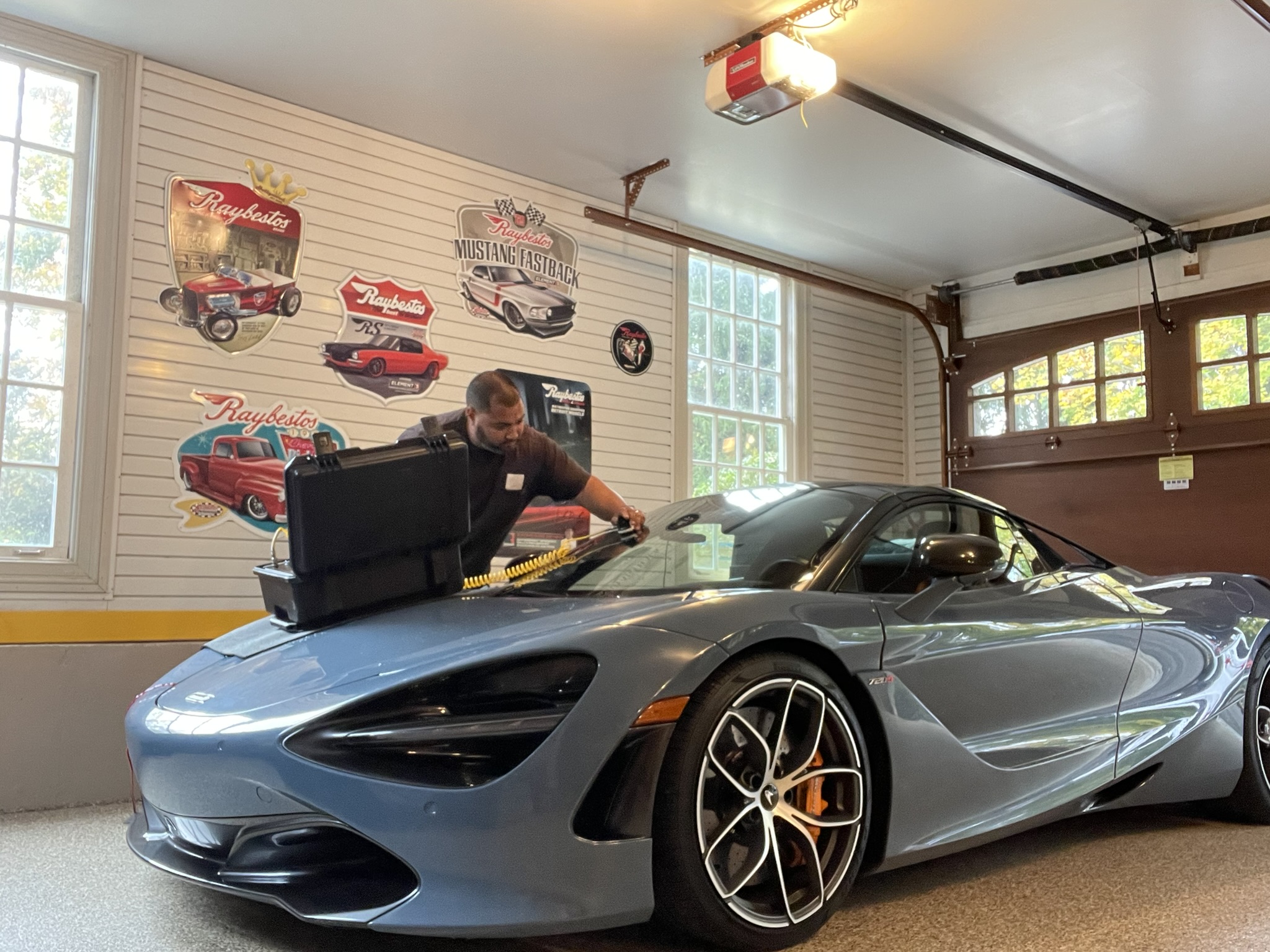 McLaren 720S mobile service
