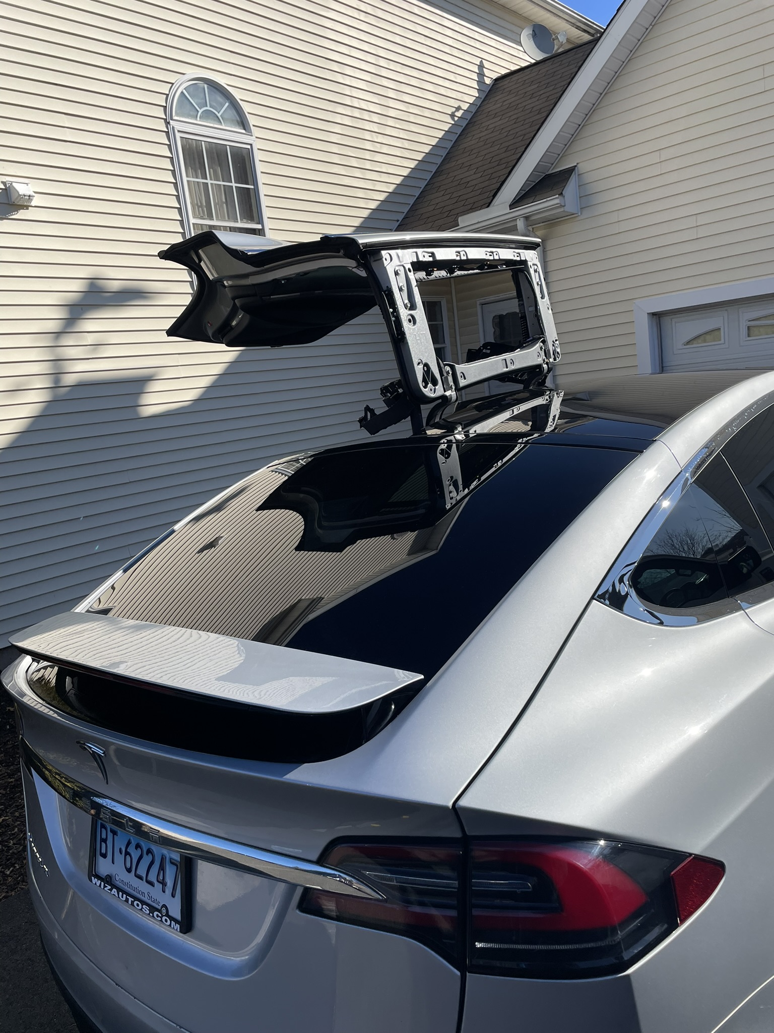 Tesla rear glass replacement